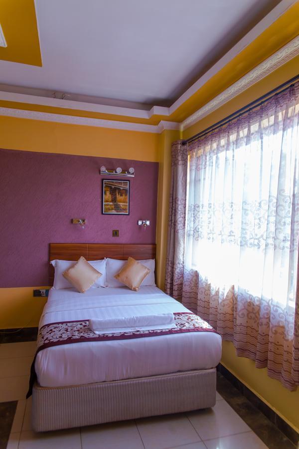 Enkare Hotel Nairobi Bagian luar foto
