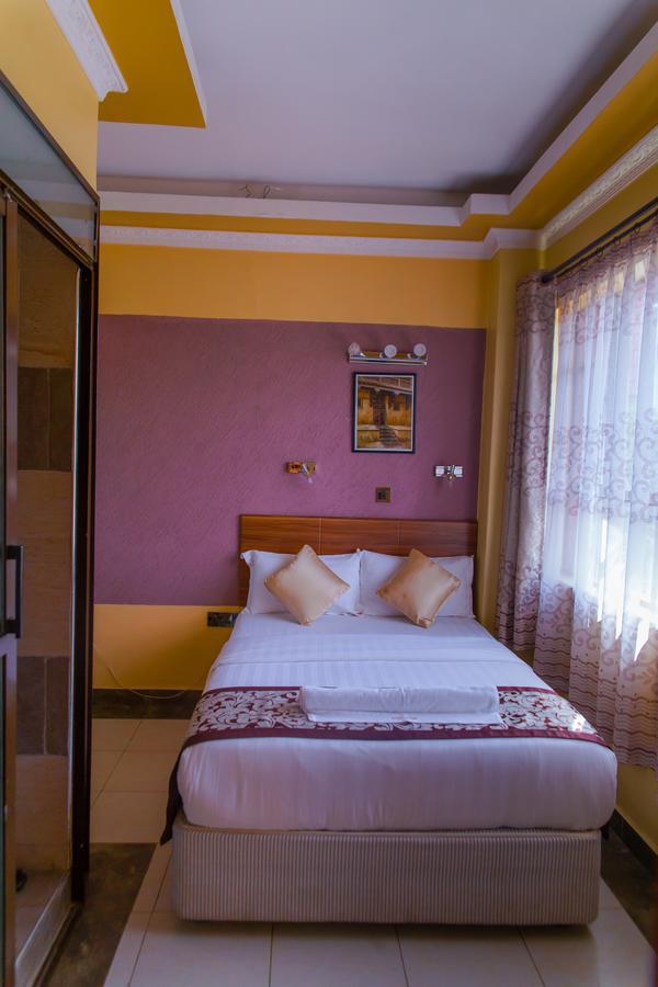 Enkare Hotel Nairobi Bagian luar foto