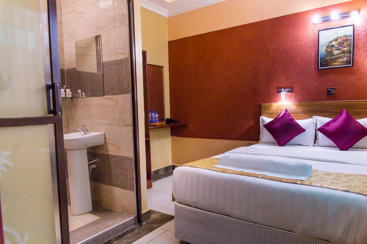 Enkare Hotel Nairobi Bagian luar foto